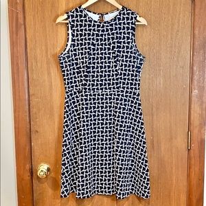 🌿 New York & Company patterned dress size large